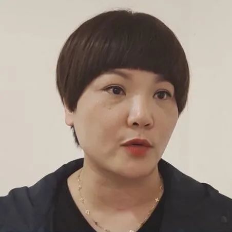 DƬ